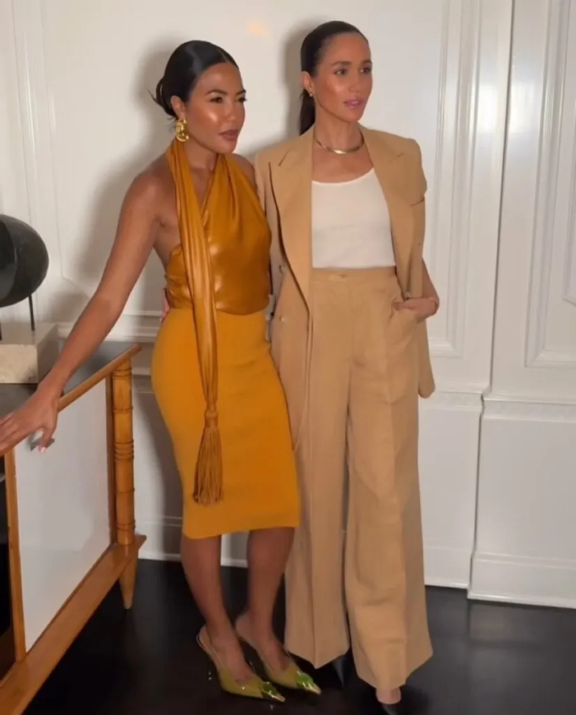 Beige, poder y elegancia.