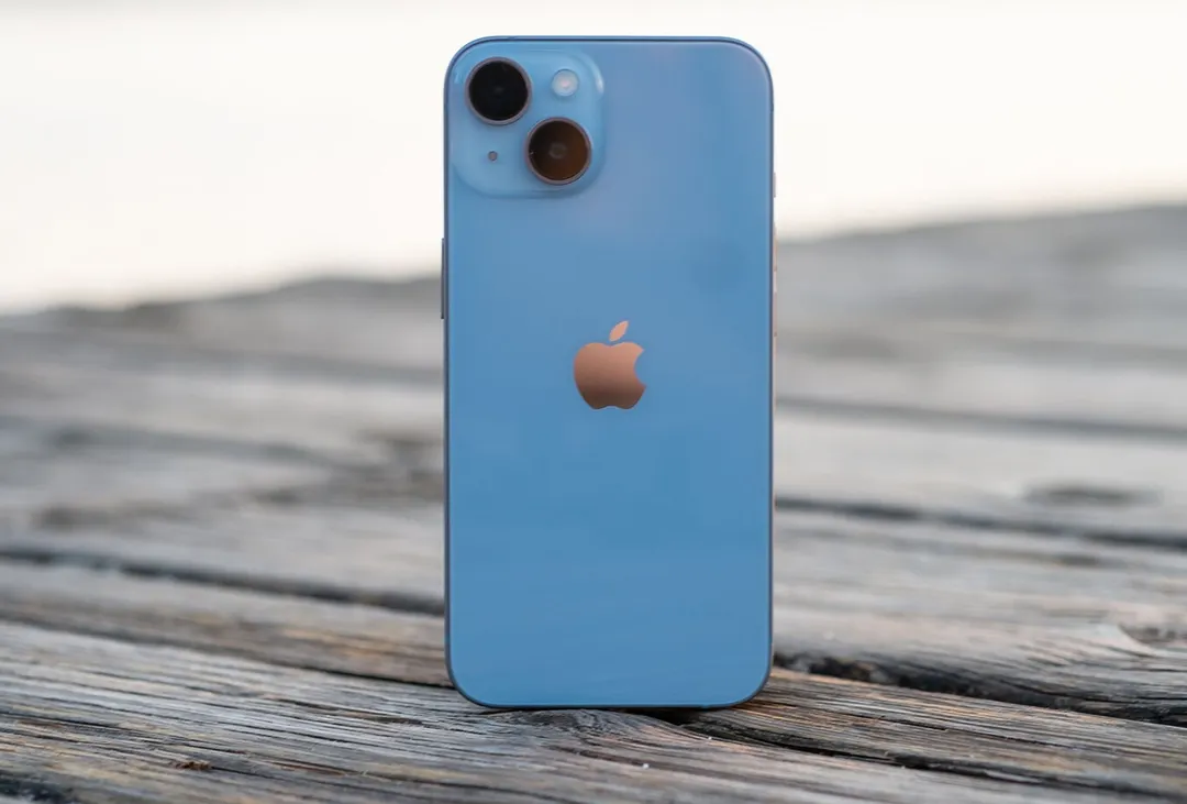 El iPhone 14 continúa siendo una alternativa atractiva para quienes buscan buen rendimiento sin gastar demasiado dinero.