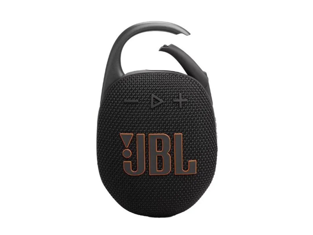 El mosquetón integrado del JBL Clip 5 facilita el transporte seguro de estos altavoces en cualquier viaje.