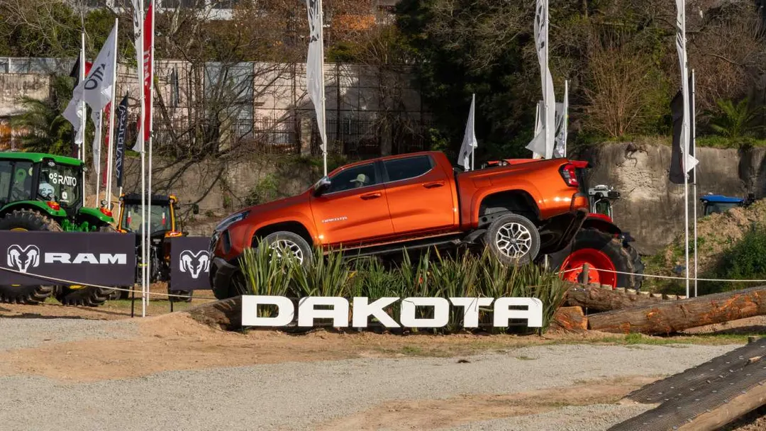 RAM Dakota