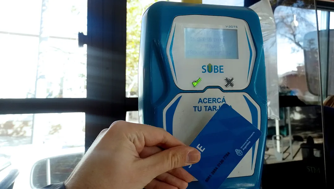 En octubre vuelve a aumentar el boleto del colectivo en CABA y la provincia de Buenos Aires de acuerdo a su cálculo por la inflación.