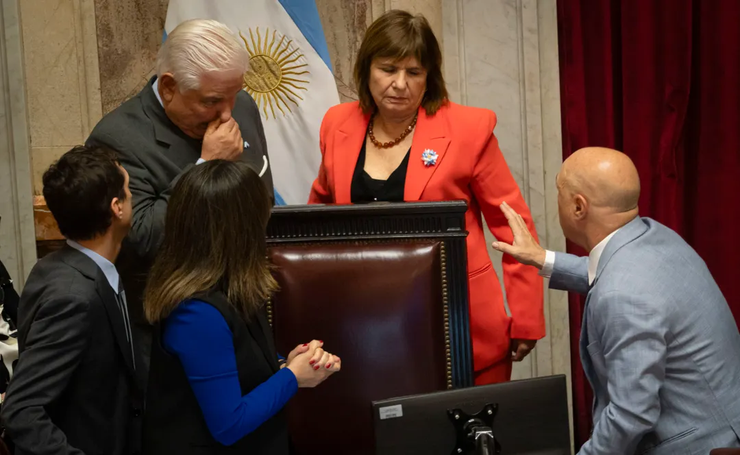 Los senadores de La Libertad Avanza, Patricia Bullrich, Esteban Abdala, y Agustín Aníbal Monteverde.