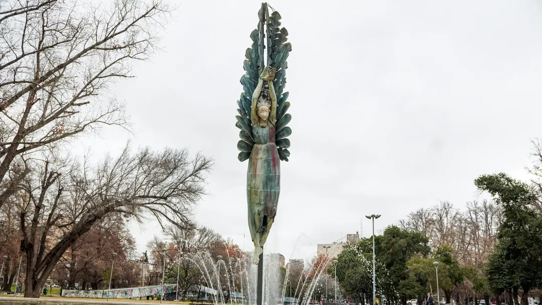 Libertad. Roberto Rosas. Memorial de la Bandera, Casa de Gobierno.
