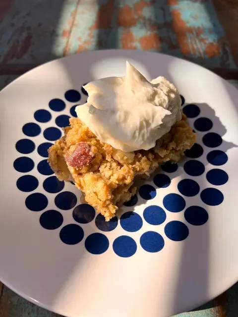 Peras al horno: la receta con miel y almendras que eleva cualquier comida.