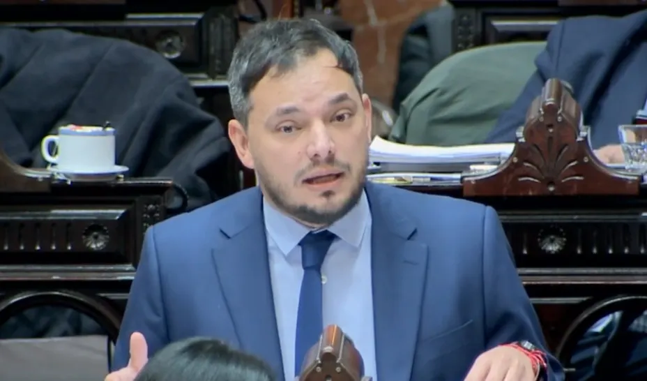 El mendocino Álvaro Martínez presentó uno de los tantos proyectos para modificar la forma en la que se reparten las bancas en Diputados.