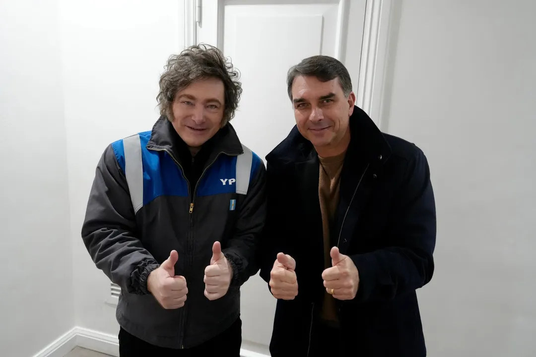 Flávio Bolsonaro se reunió con Javier Milei en Buenos Aires