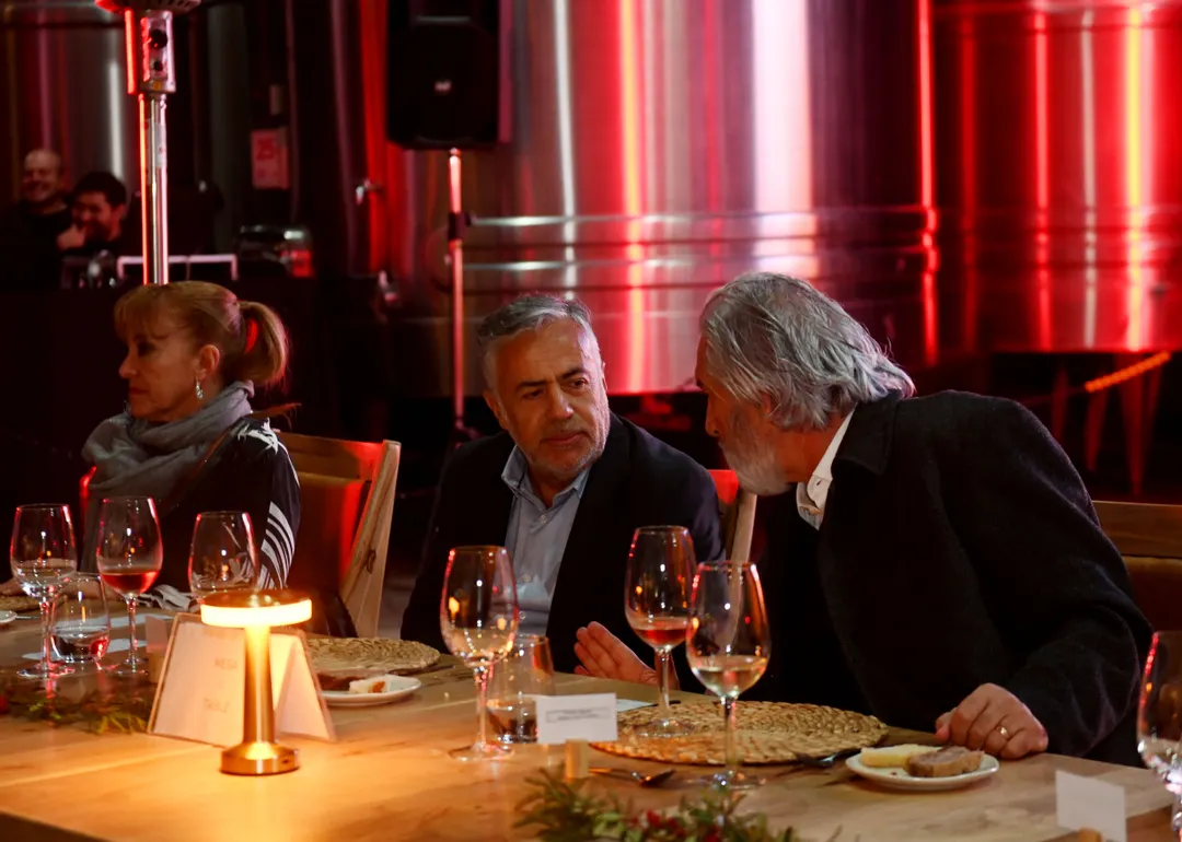 Alfredo Cornejo presidió la mesa principal de la cena.