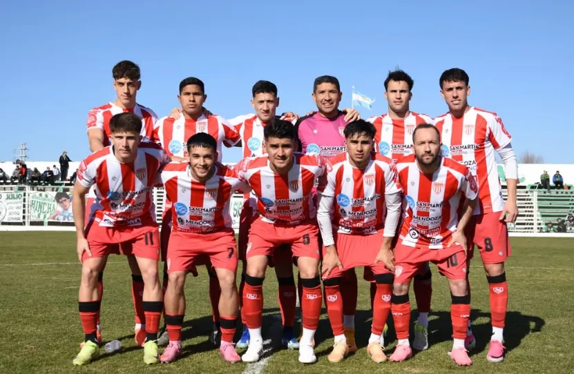 A pesar de los contratiempos económicos, el equipo del Cachorro Abaurre da la cara en un torneo por demás exigente.