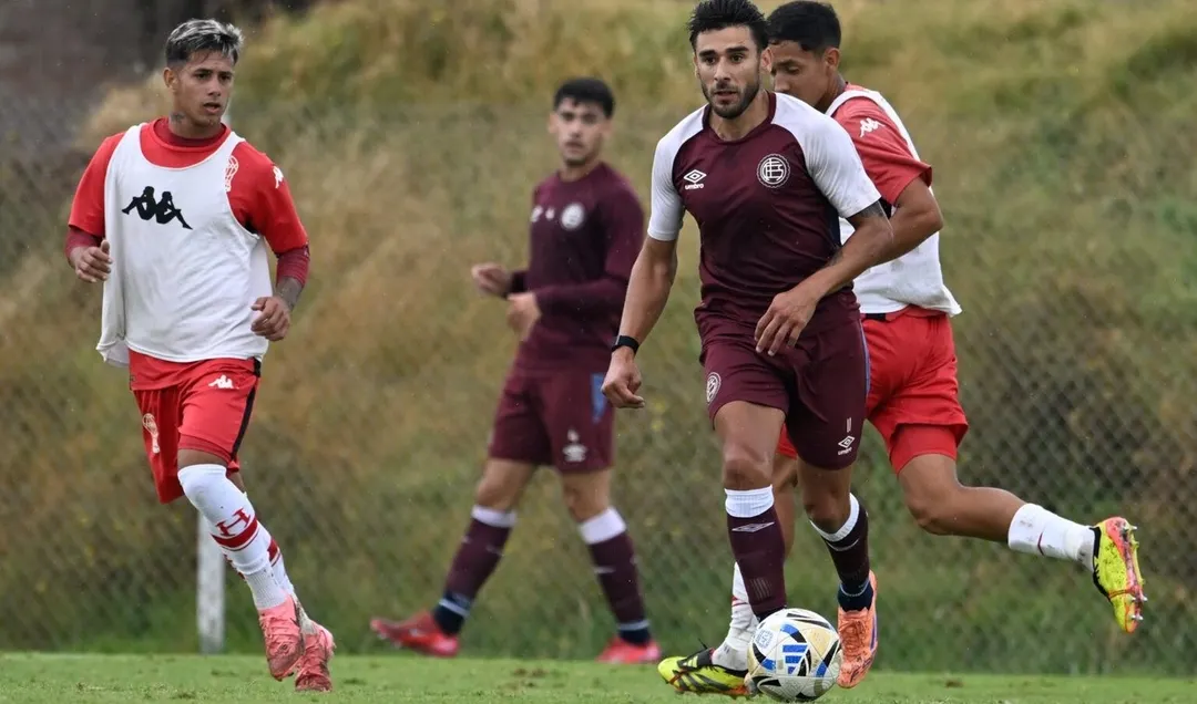 El Toto Salvio jugó en Lanús frente a Huracán.