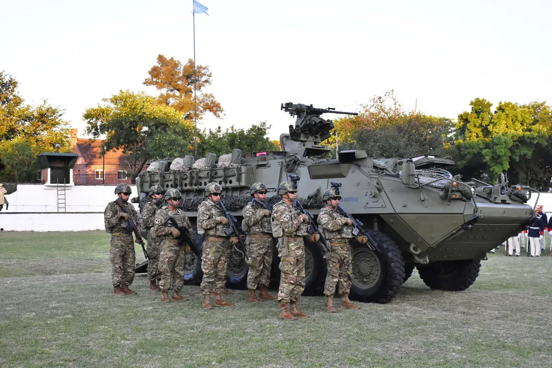 La escala de mayo alcanza al personal superior, suboficiales y voluntarios de las Fuerzas Armadas.