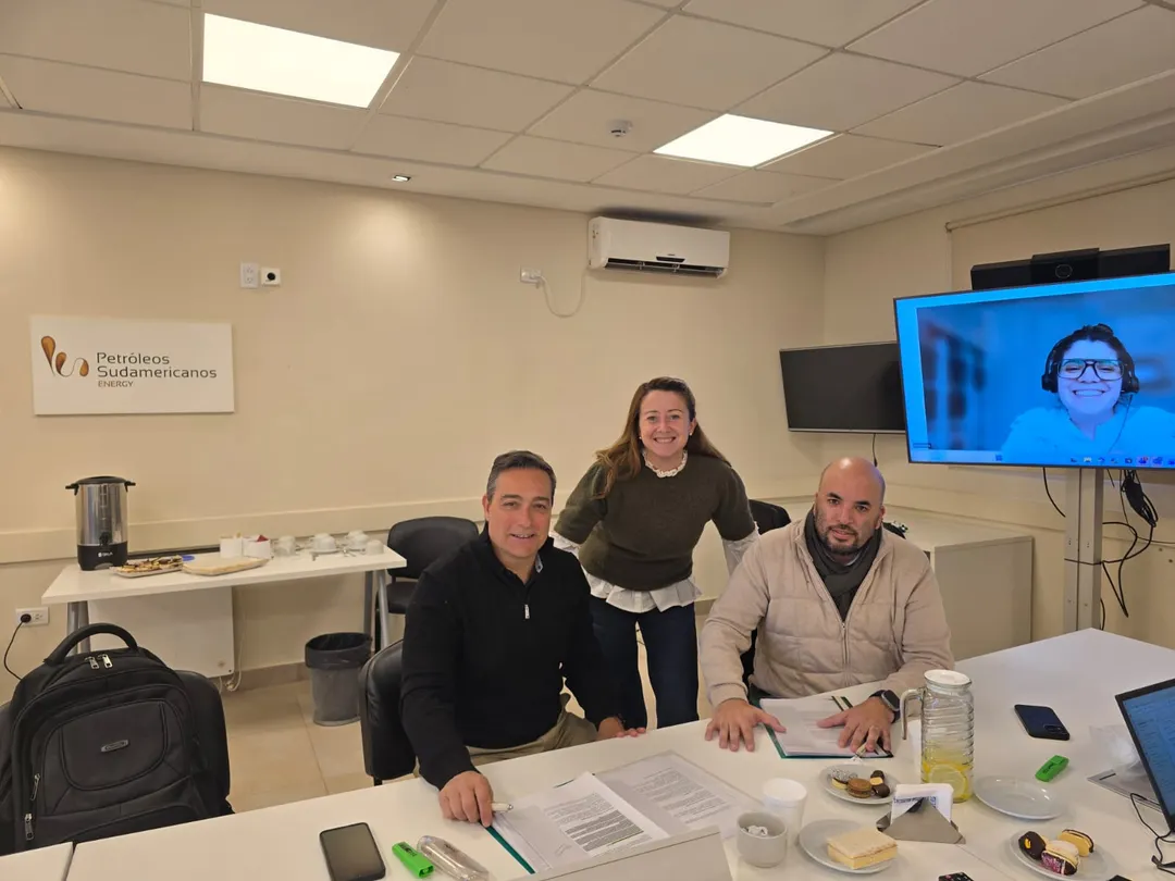Representantes de diferentes empresas operadoras de la Cuenca Cuyana se reunieron en Barrancas. 