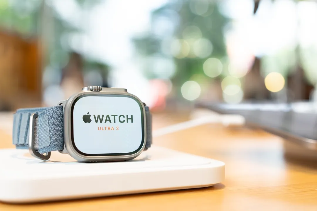 El Apple Watch Ultra 3 ofrece comunicación satelital de emergencia y pantalla de 3.000 nits.