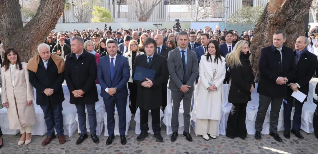 Javier Milei con algunos integrantes de su gabinete en junio de 2024.