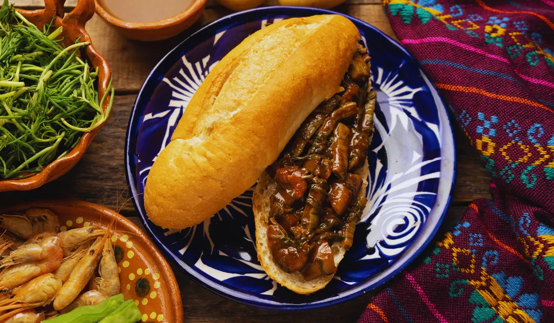 Esta receta tiene raíces prehispánicas que se adaptaron con ingredientes coloniales.