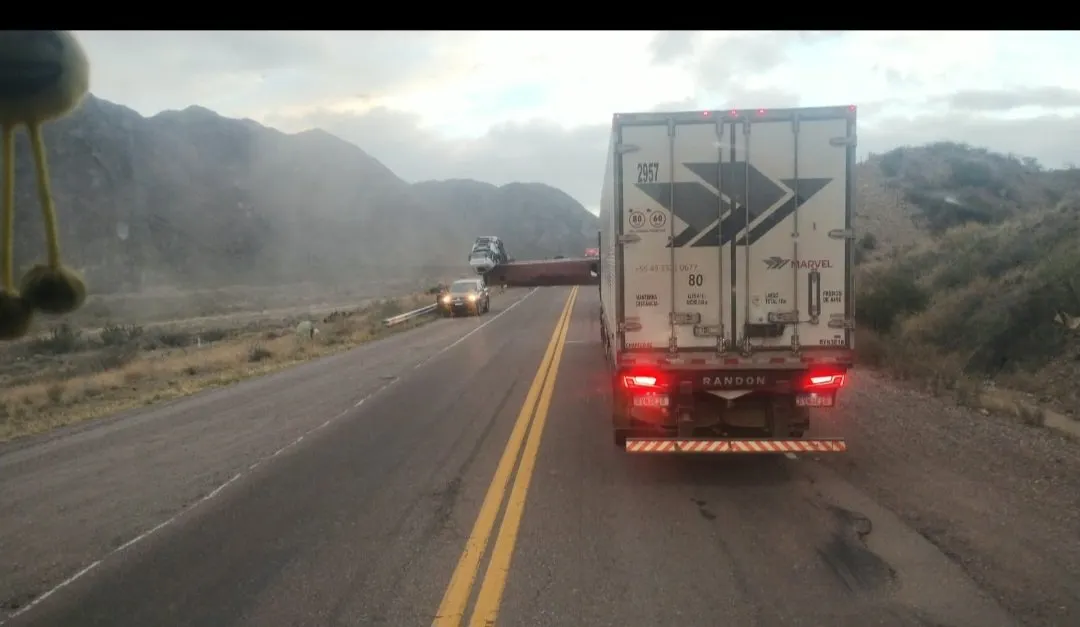El tránsito quedó interrumpido en ese sector de alta montaña. 