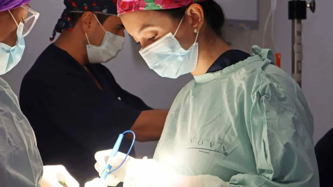La planificación de una intervención mamaria posparto, como la el aumento mamario, requiere una planificación meticulosa.