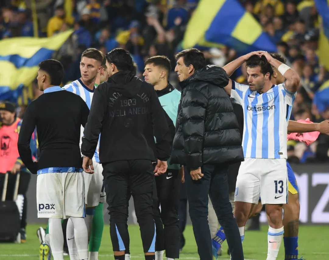 Racing quedó eliminado del Torneo Apertura en un partido con mucha polémica.