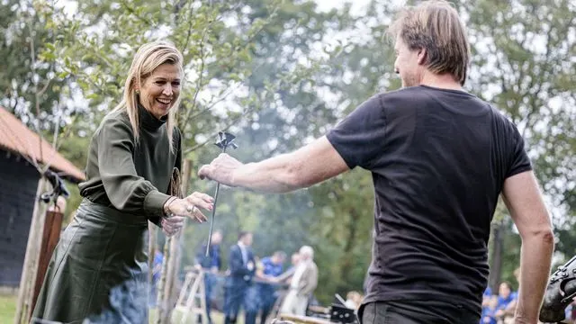 El estilismo monocromático de Máxima.