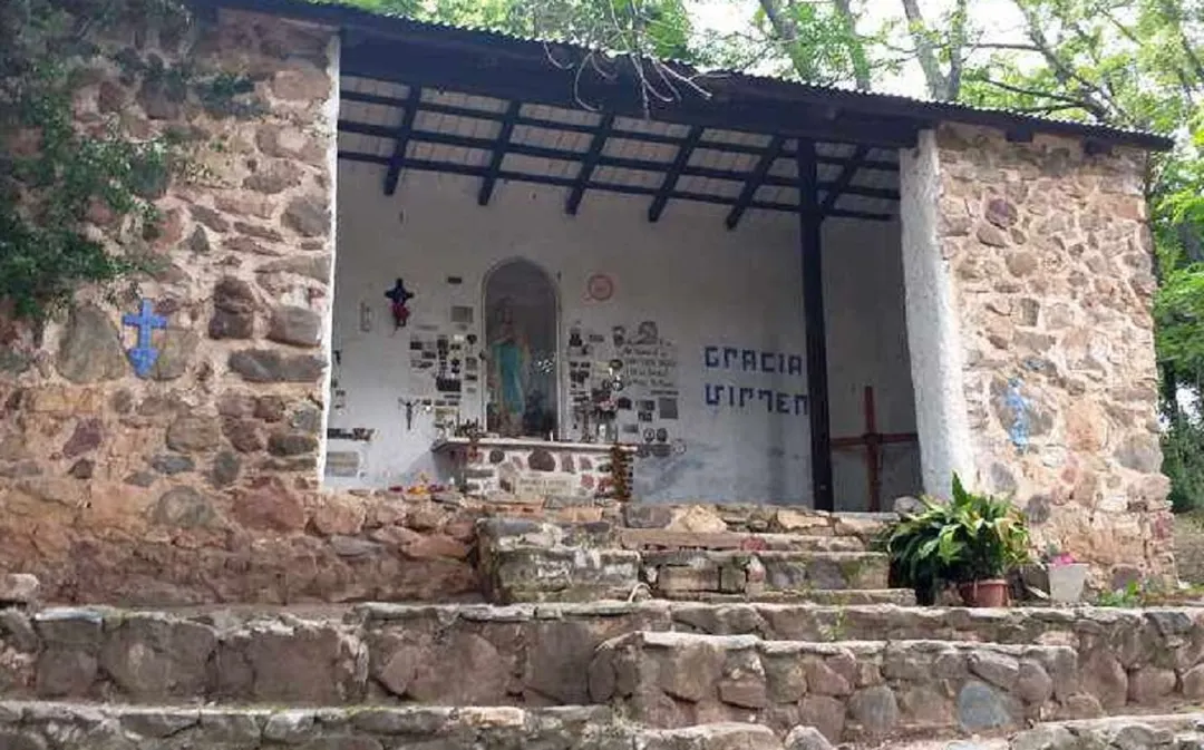 El pueblo argentino escondido entre sierras y ríos que invita al descanso y la aventura