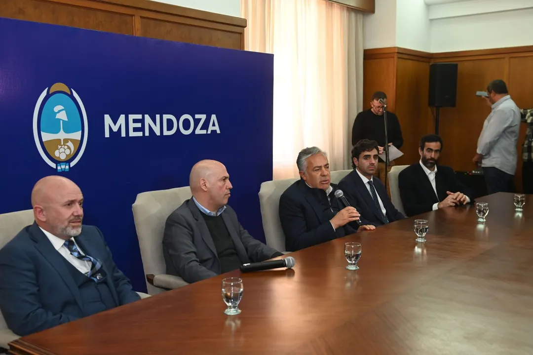 Miembros del Ejecutivo provincial y autoridades del Banco Nación realizaron el anuncio este lunes.