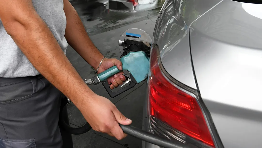 Cae la venta de combustible
