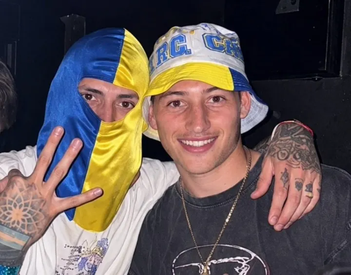 La foto de Franco Domínguez Ávila durante los festejo de Rosario Central que generó enojo entre los hinchas de Estudiantes.