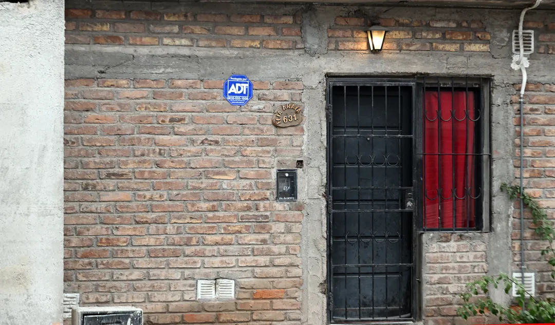 En Google Maps el lugar figuraba anotado como un edificio de uso múltiple, mientras por dentro funcionaba un geriátrico clandestino.