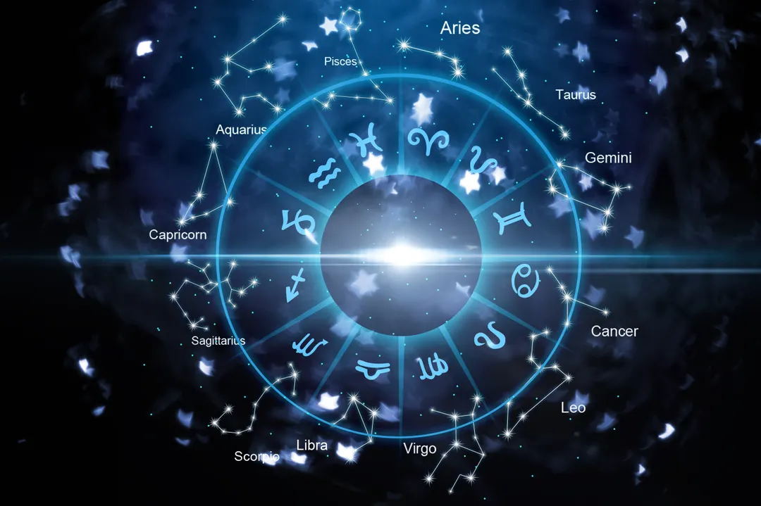 El horóscopo tiene 12 signos del zodiaco. 