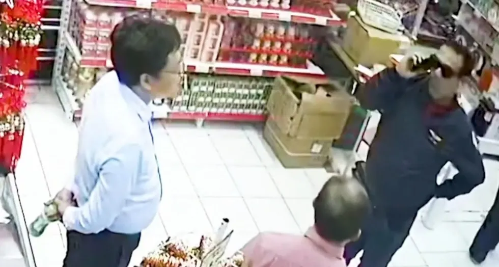 El presidente interino de Perú quedó bajo la lupa tras conocerse reuniones semiclandestinas con un empresario chino.