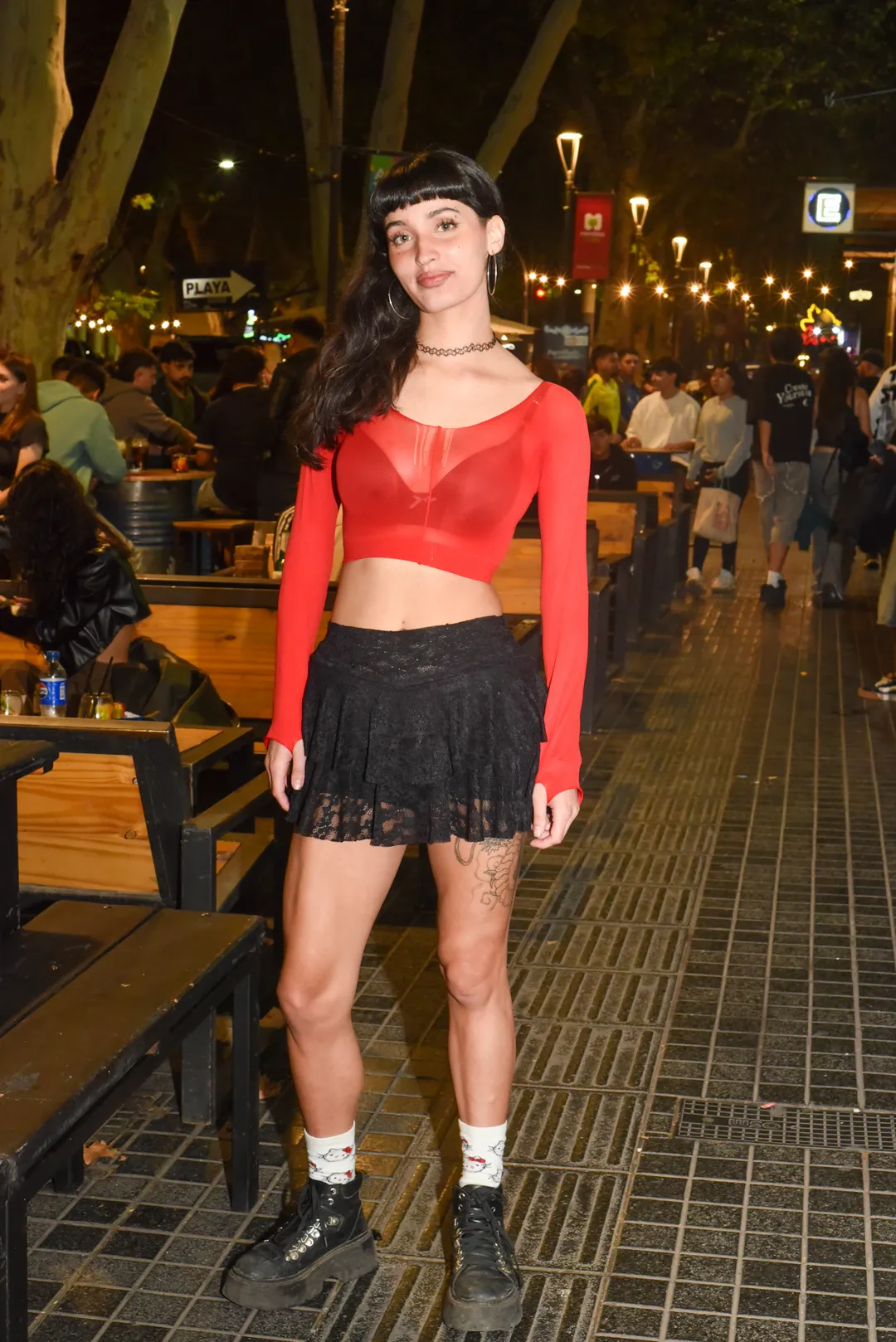 Sofía con transparencia y encaje.