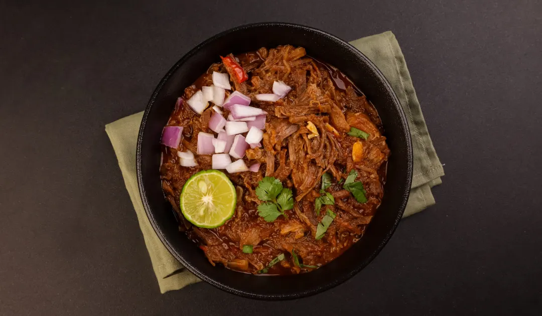 La receta original se cocinaba lentamente en ollas de barro.