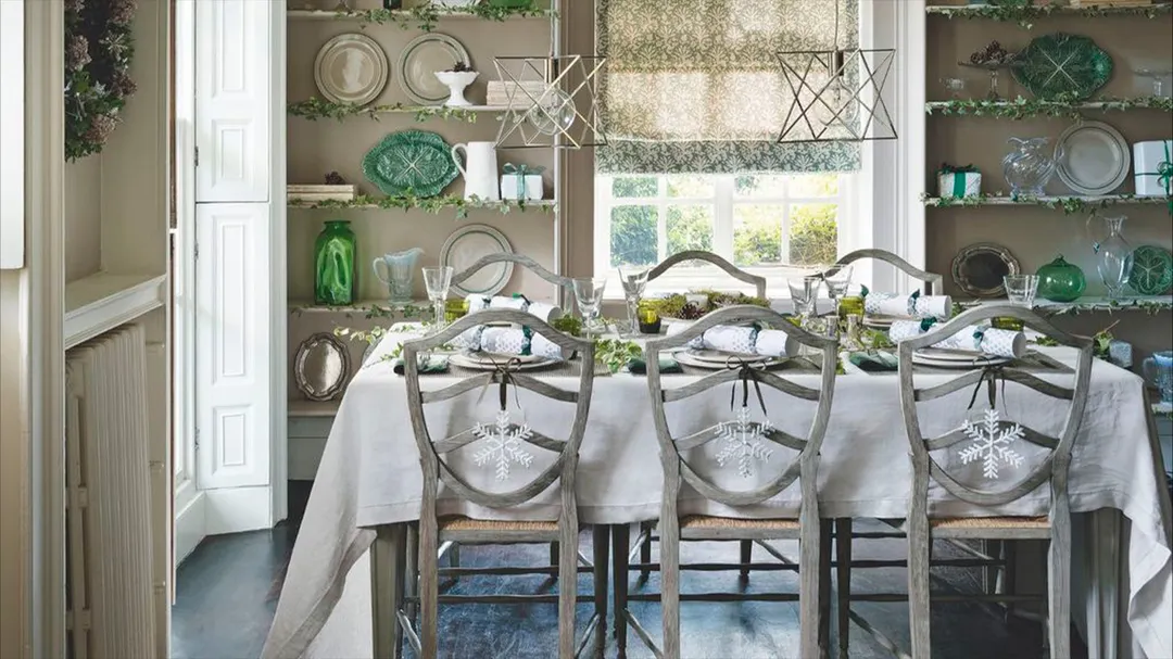La mesa del comedor se usa todos los días. 