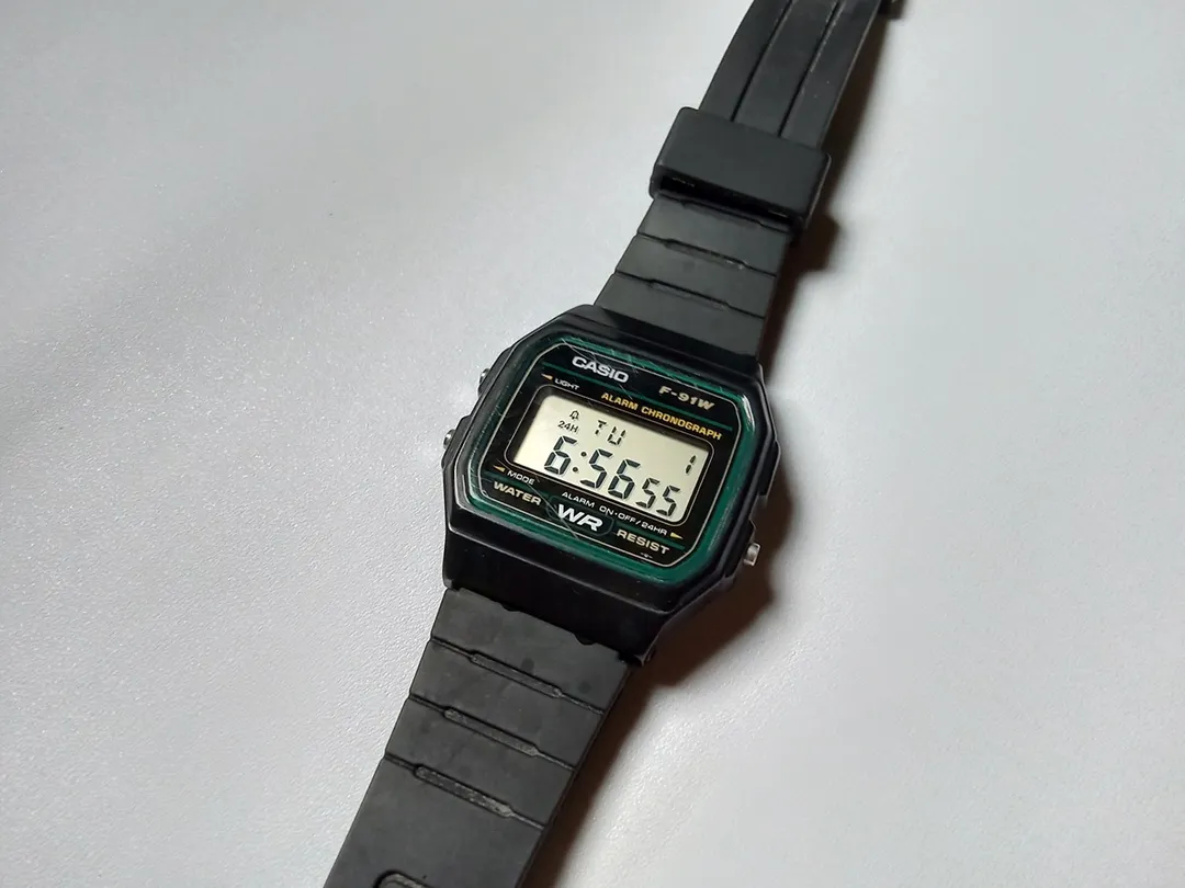 El Casio F-105W destaca por su pantalla retroiluminada Electro-Luminescence.