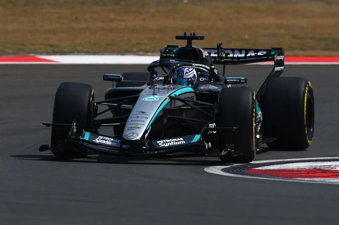 Mercedes analiza si aún hay algo por hacer para revertir la situación de Russell en Montecarlo. 
