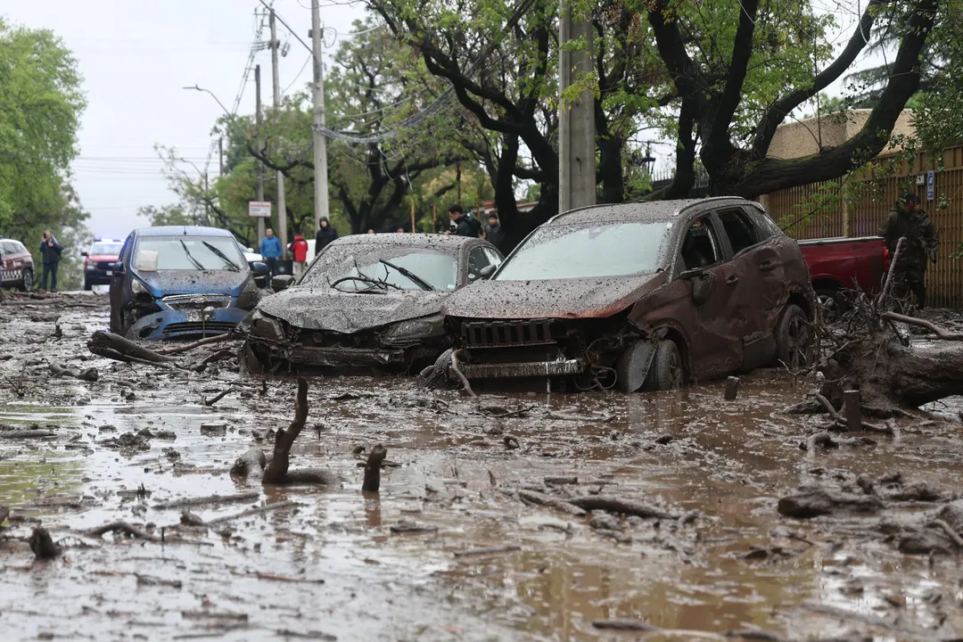El aluvión sorprendió a vecinos de Las Condes.