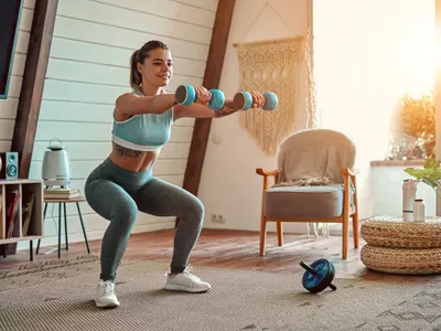 El entrenamiento de 20 minutos con 3 ejercicios para fortalecer piernas y abdomen en casa