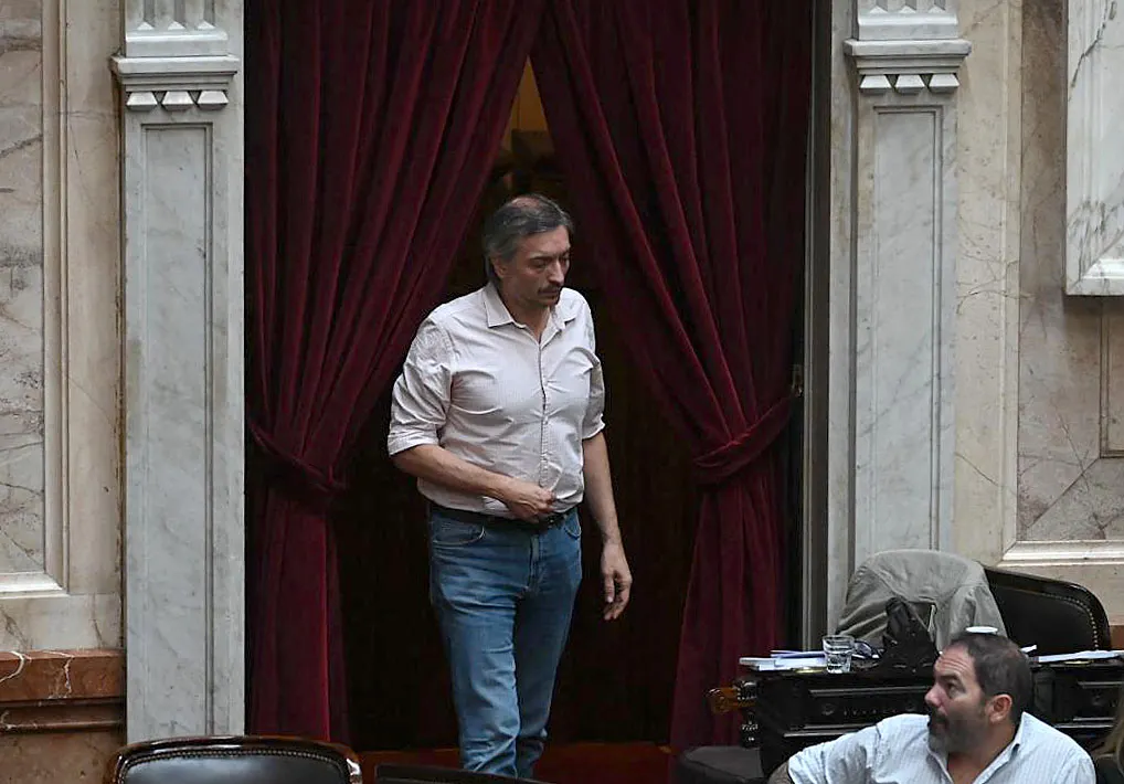 Máximo Kirchner en el recinto de Diputados en la sesión.