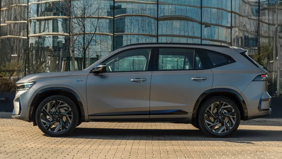 Nuevo Renault Koleos 2025: versiones, equipamiento y precios