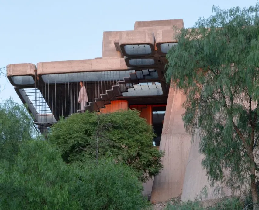 La nueva generación de arquitectos en Mendoza sienta su sello en casa Brutal Honesty.