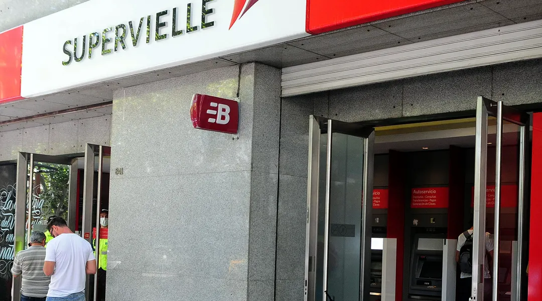 Cuánto cobran de básico los bancarios.