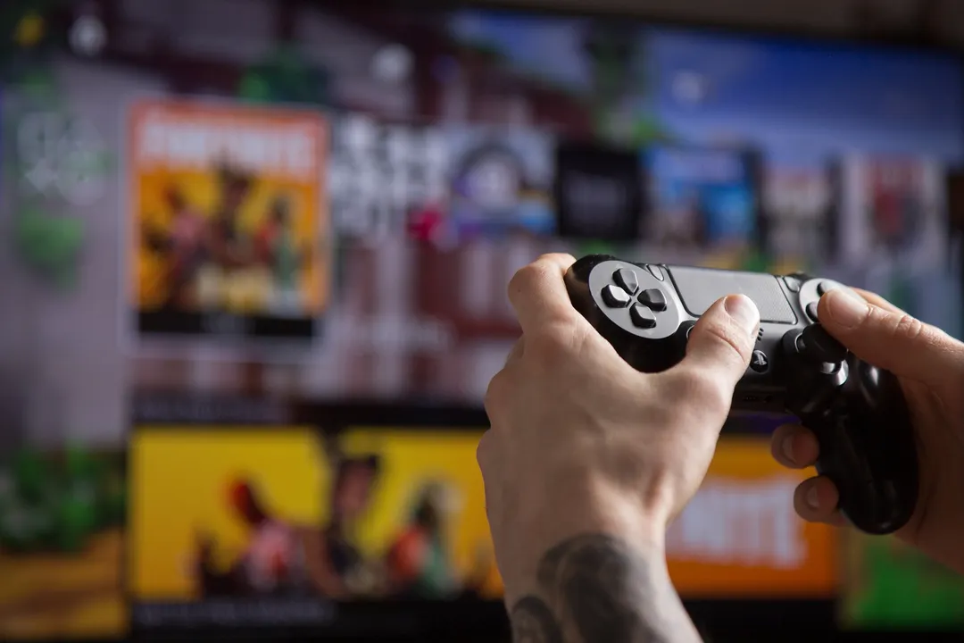Sony apunta contra los juegos repetitivos y el uso excesivo de inteligencia artificial sin aporte creativo significativo.