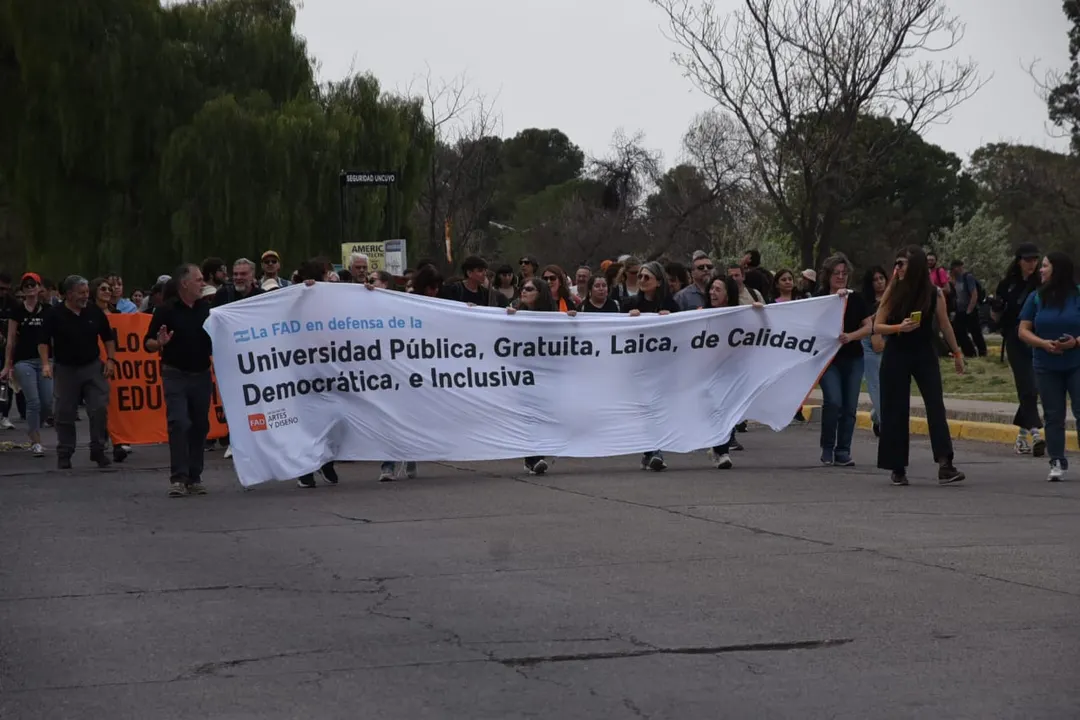 La UNCuyo marchó en mendoza en septiembre de 2025.