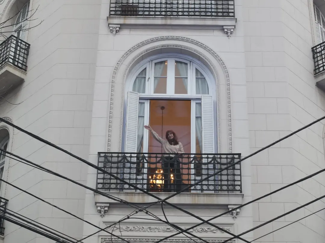 Cristina Kirchner está inhabilitada para ejercer cargos públicos.