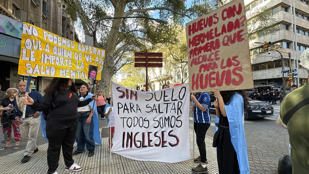 La concentración se dio en el Kilómetro 0 de la Ciudad de Mendoza.