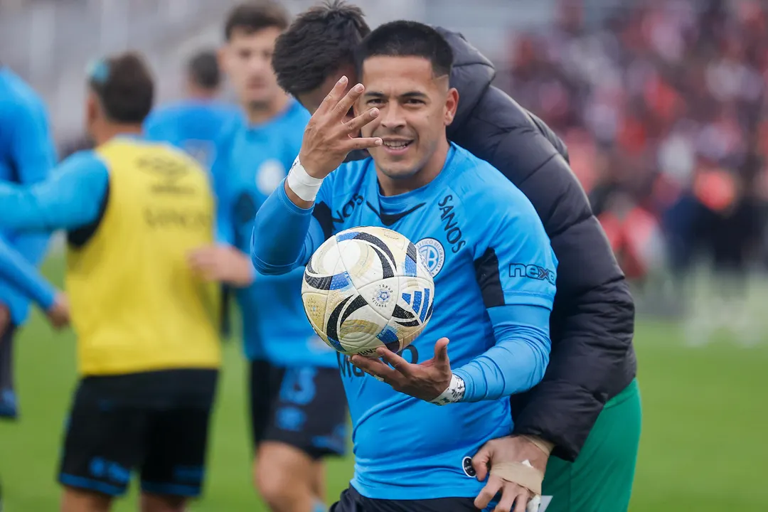 Uvita Fernández convirtió un doblete y se convirtió en el gran héroe del primer título de Belgrano en la historia. 