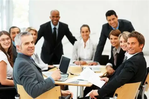 Aprendizaje continuo sin burocracia: cada cierre incluye una reflexión breve, qué se hizo bien, qué mejorar.