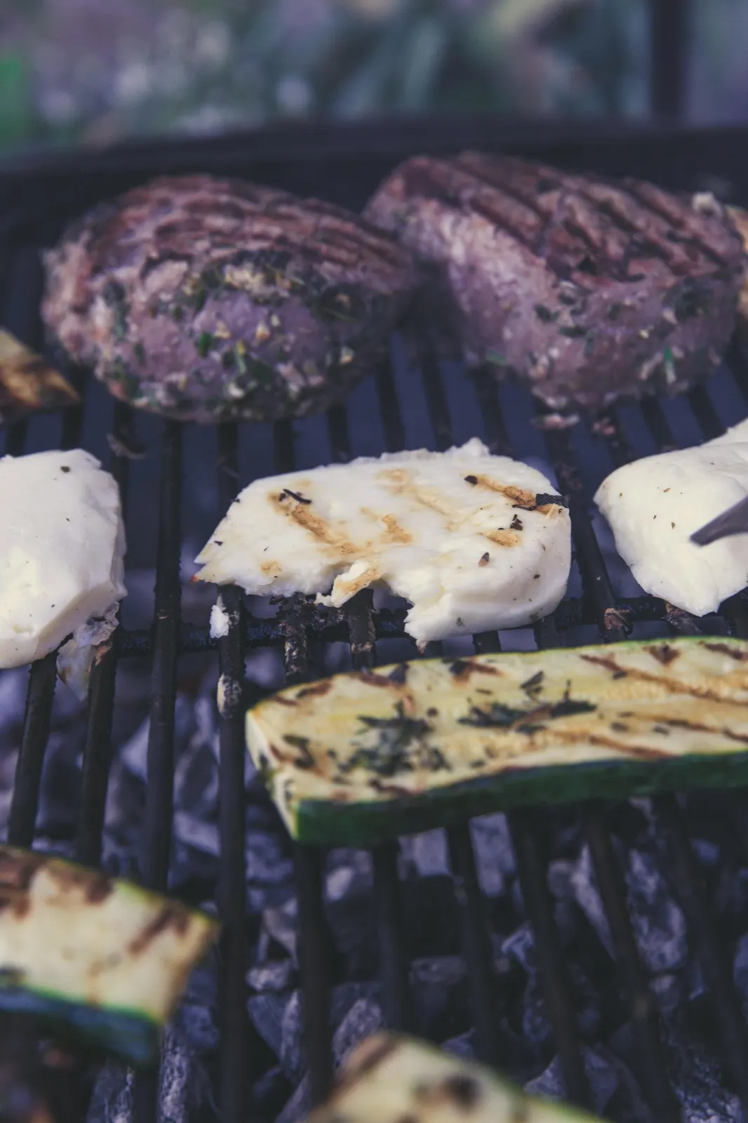 Comparte con el camote la capacidad de ser consumido sin cargo de conciencia por carnívoros de reputación intachable: de esos que se ofenden si les ponés una berenjena en la parrilla.