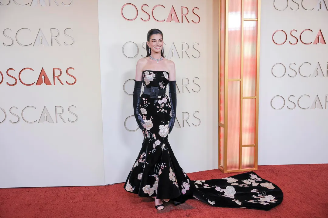 Anne Hathaway.