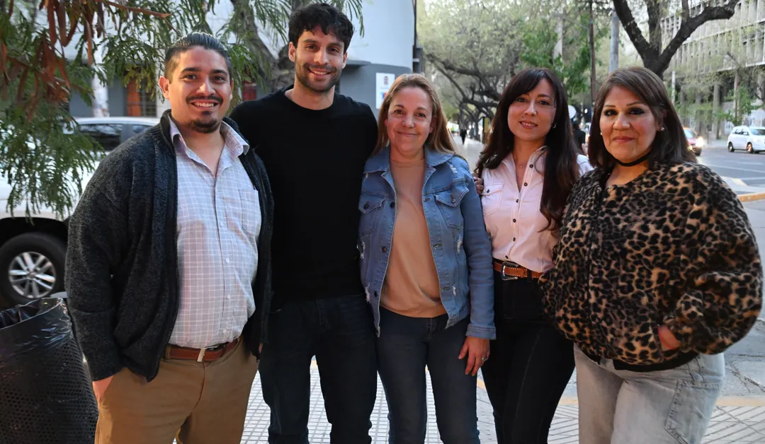 Gabriel Mérida, Franco Garay, Silvia Domingo, Cecilia Fioretti y Andrea Bordón.