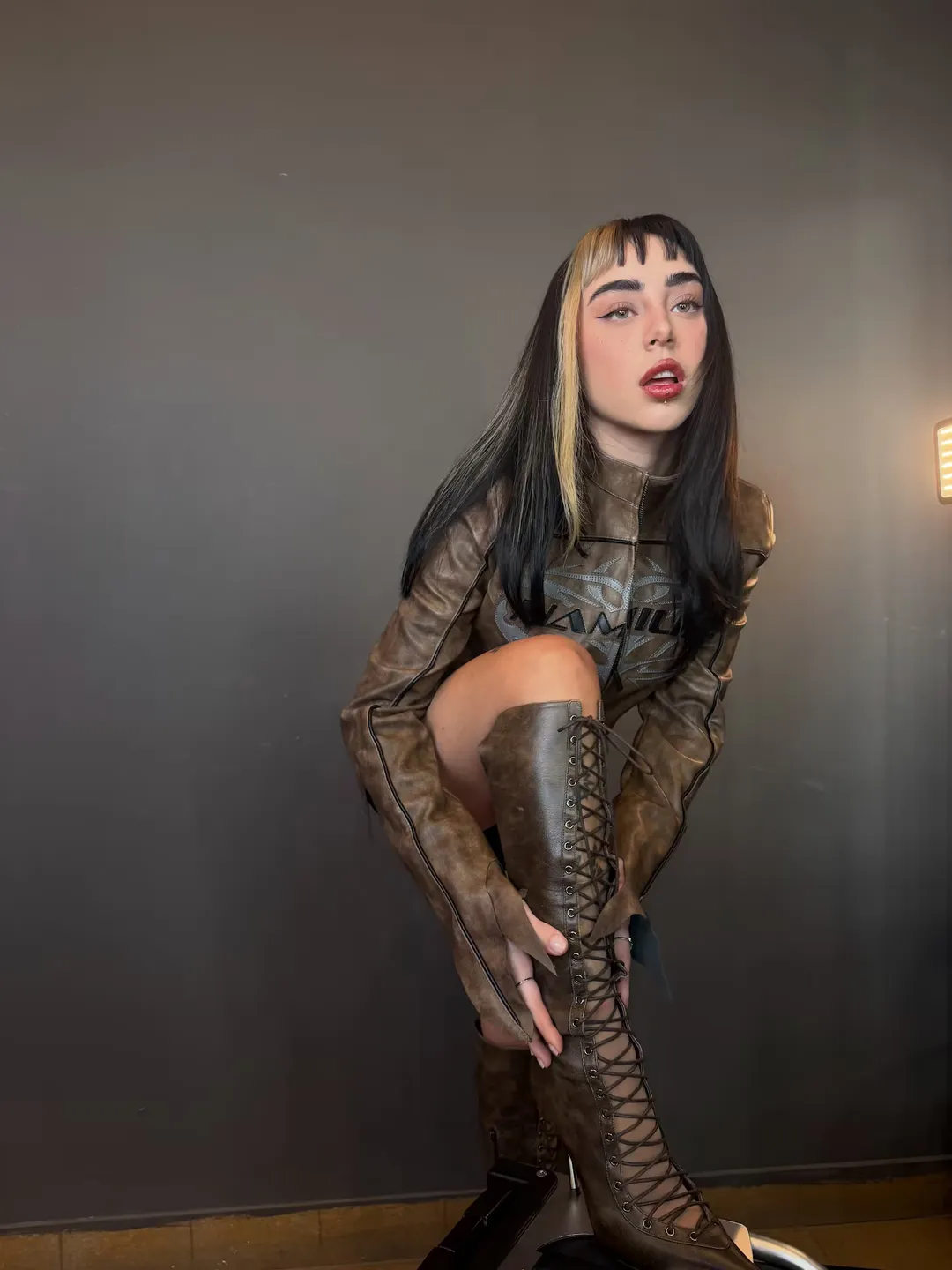 El look audaz de Nicki Nicole para su nuevo proyecto JPT.